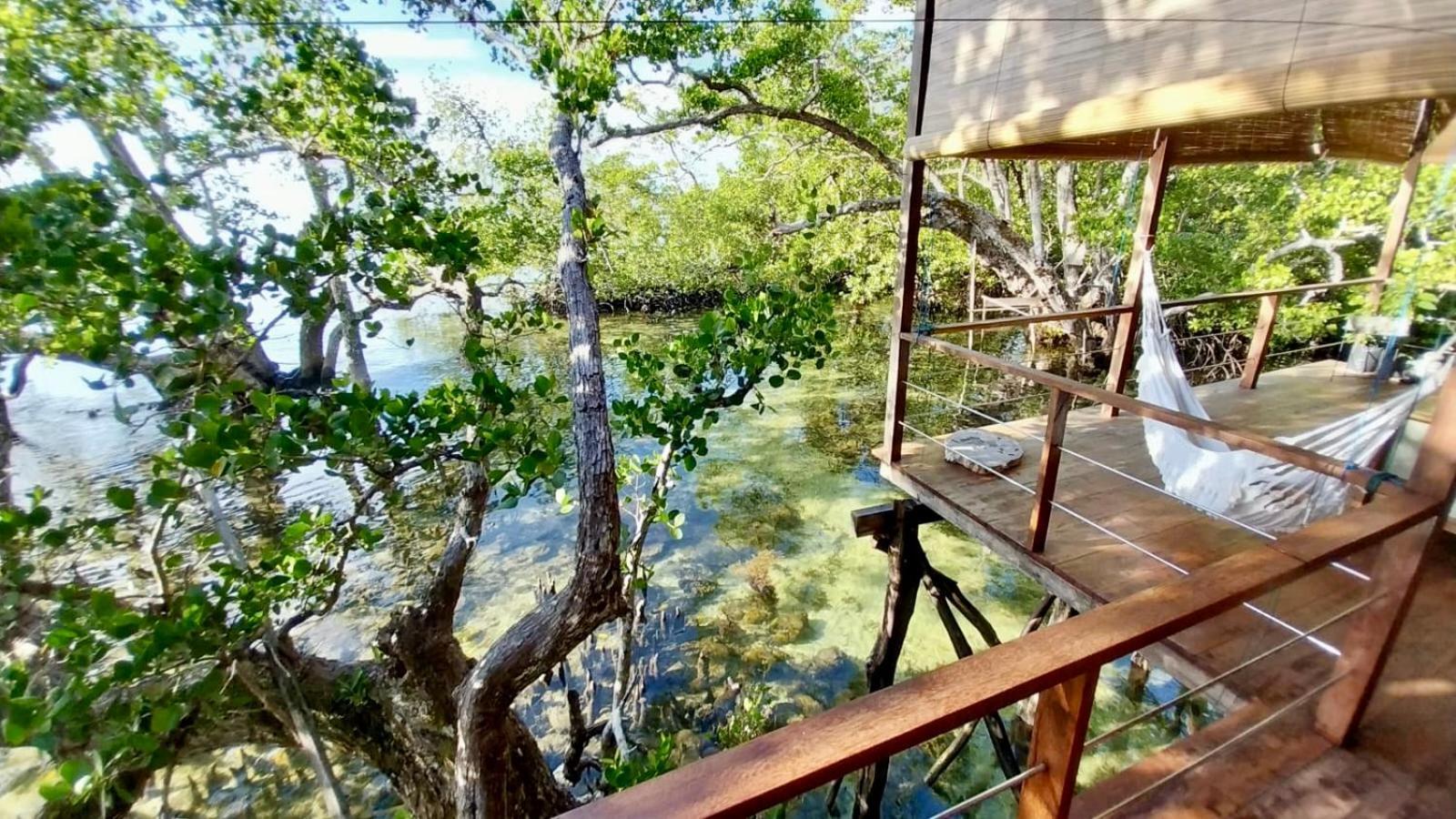 Villa Luzo & Tours Saonek Екстер'єр фото
