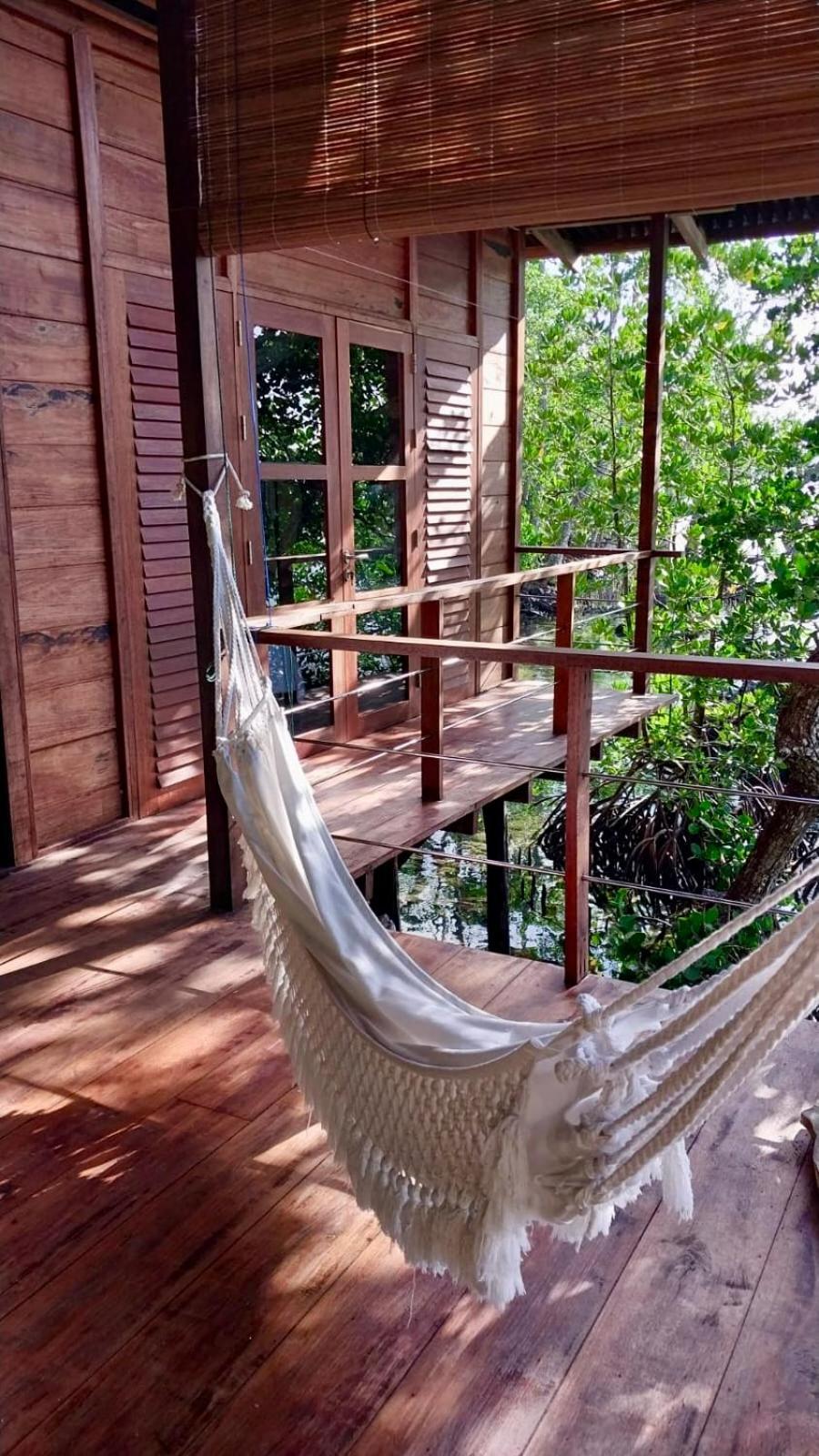 Villa Luzo & Tours Saonek Екстер'єр фото
